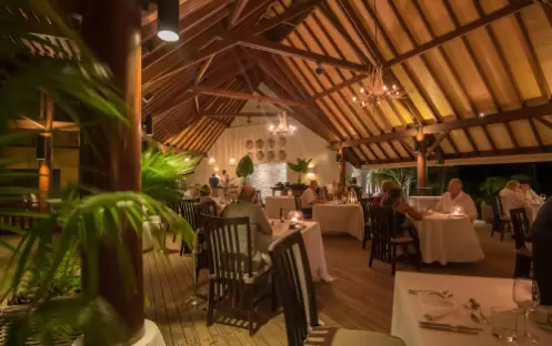 DEINIS ISLAND DINING